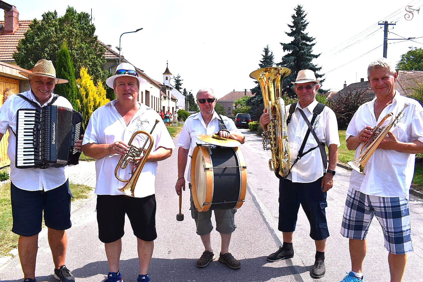 Kapela Sebranka s bubeníkem Edou